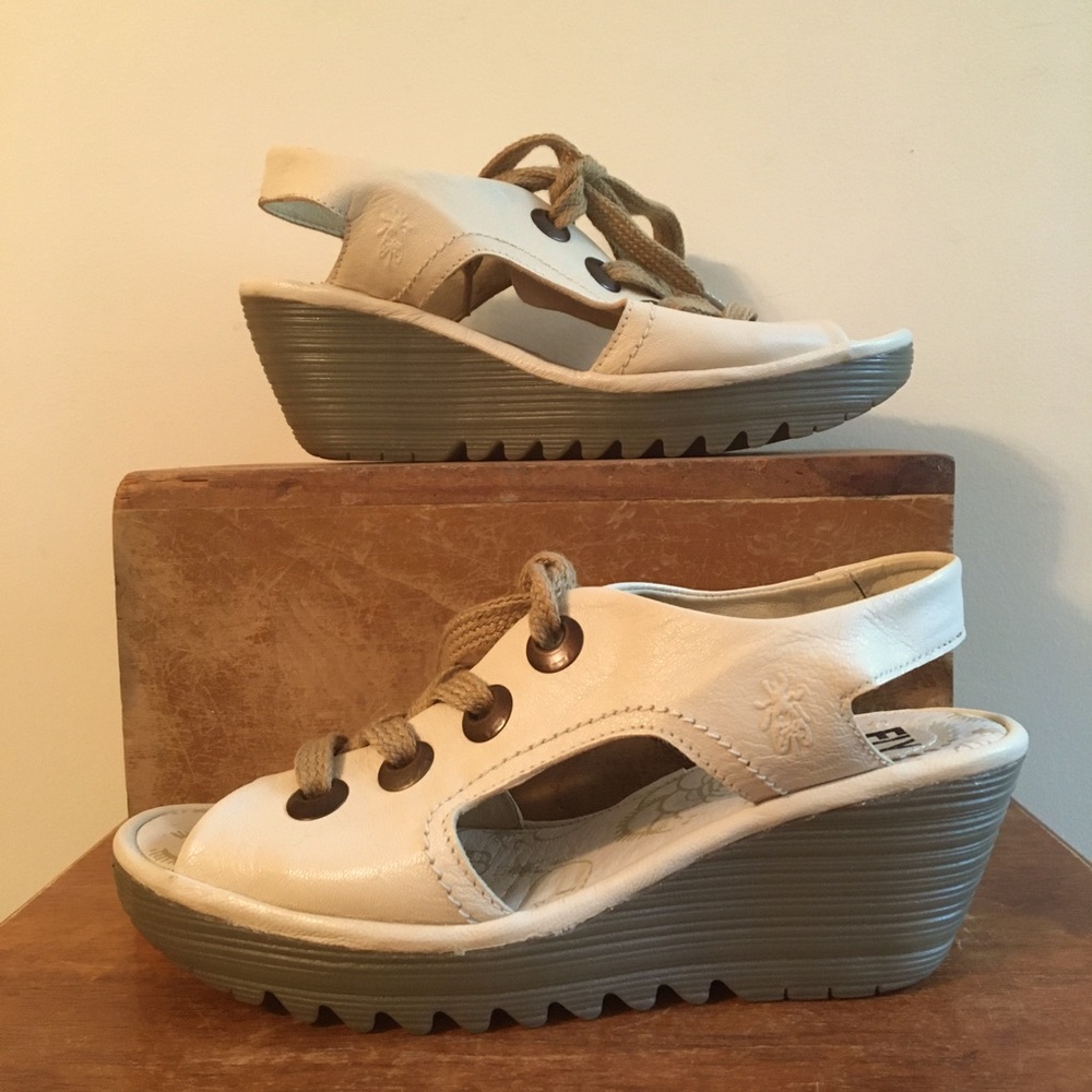 Fly London Ylva Sandals Off White Size 39 (US 8.5 - 9)